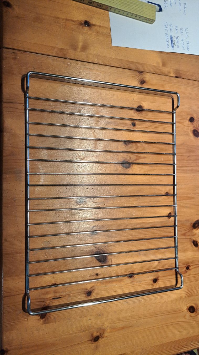 Komplettküchen: Bachofenrost 44.6cm x 33.9cm x 2cm – Gebraucht aus Bischofszell von Haetti0