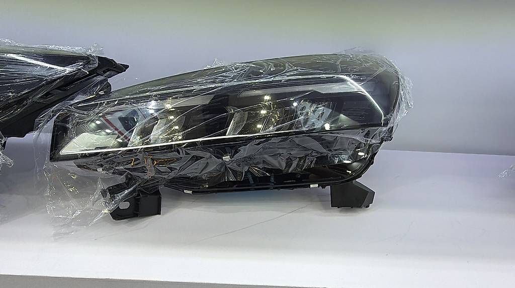 Fari: Feu avant adaptable Renault Clio V phases 2 full led  – Usato da Genève venduto da abd_tww7