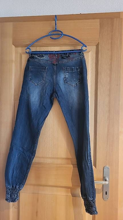 Desigual Jeans: 2 Jeans – Usato da Muolen venduto da Simi897 3