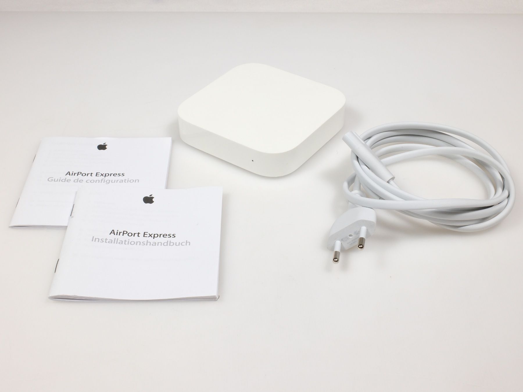 Apple Modem & Router: APPLE AIRPORT EXPRESS Model A1392 (2nd Generation), #4 – Usato da Lobsigen venduto da Markus_Haenggi_Bern