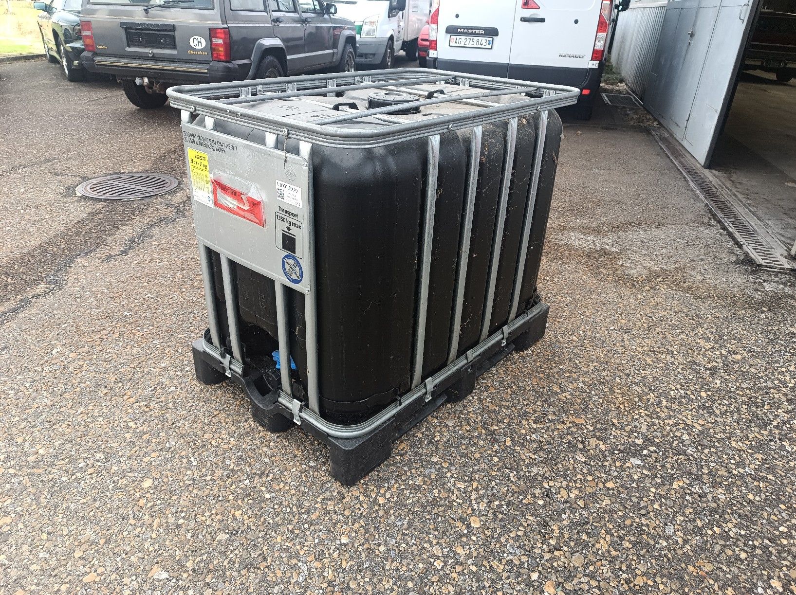 Abbeveratoi e trogoli: IBC Container 600 Liter schwarz gebraucht – Usato da Wöschnau venduto da spa_7ch9 1