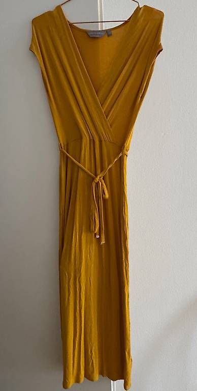 Kleider: Senfgelbes Wickelkleid – Gebraucht aus Dübendorf von selinamariah 1
