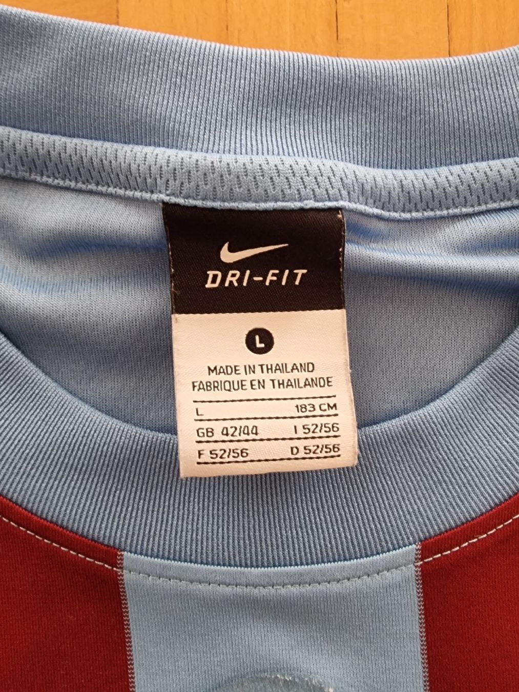 Nike Canottiere & Pantaloni: Trabzonspor 2010-2011 Heimtrikot – Usato da Suhr venduto da SariLacivert1907 2