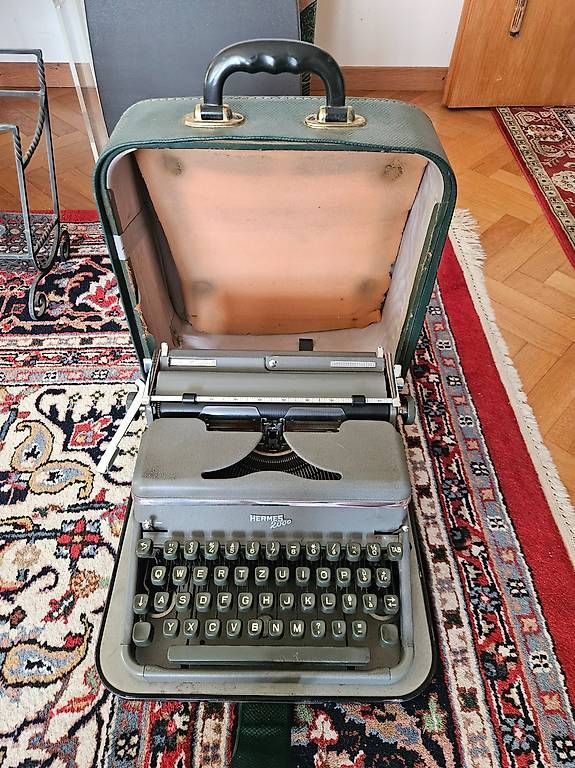 Hermès Macchine da scrivere: Machine a écrire portable Hermes 2000 – Usato da Echarlens venduto da biker333