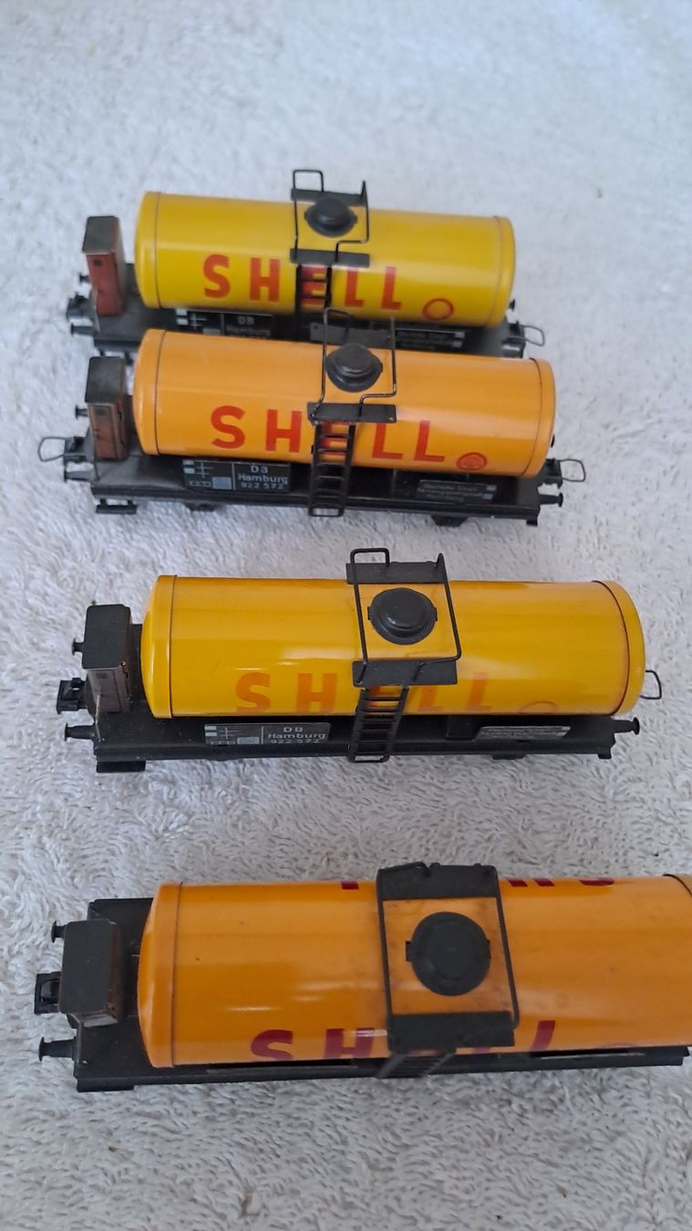Trix Modellini di ferrovie: Trix Express 4 DB Shell Tankwagen H0 GL/14 – Usato da Winterthur venduto da Riebeli333