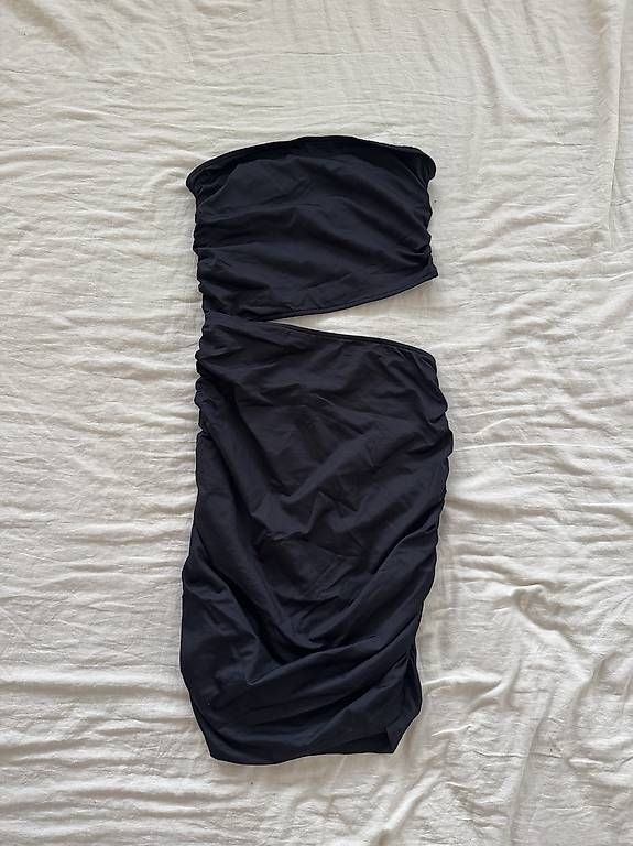 Kleider: Vestito corto nero  – Neu und originalverpackt aus Vacallo von zoe_227m