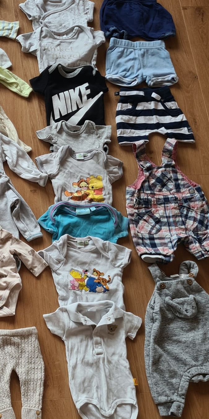 Lotti & Set di vestiti: Kleiderpaket Gr.50/56 neuwertig, 43-teilig – Usato da Oberuzwil venduto da sab_58zf 1