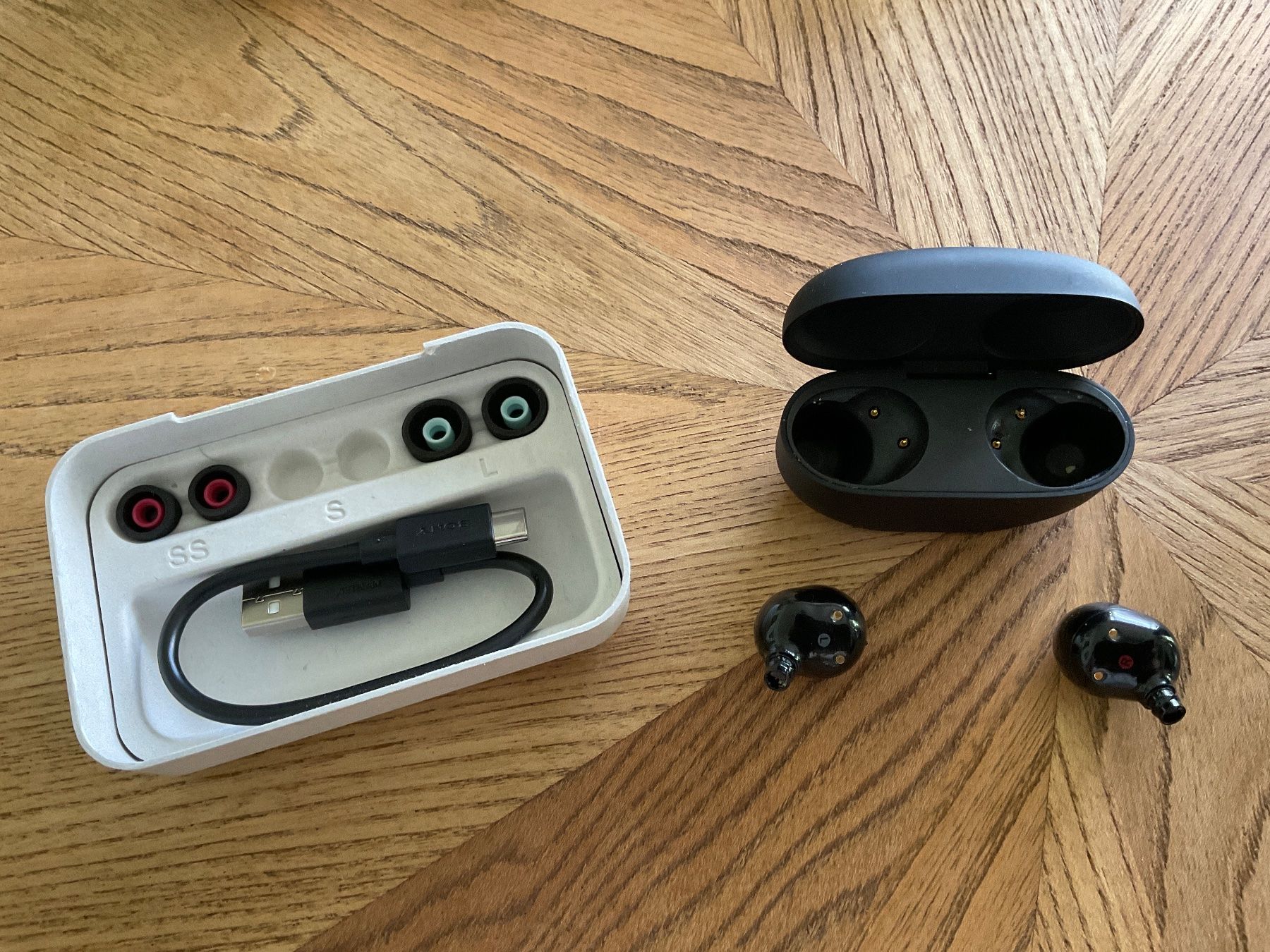 Sony Cuffie: Sony WF-1000XM5 Wireless Kopfhörer Schwarz – Usato da Widnau venduto da Mcdynamite 1