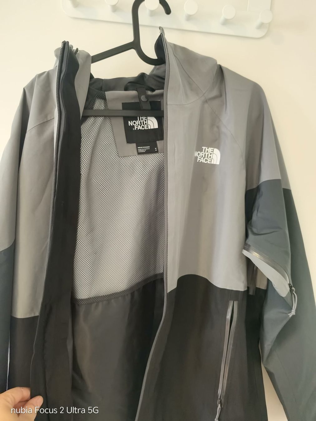 North Face Vestes: The North Face Jacket size M grey/black condition perfect – Neuf (Voir description) à wattwil par pel_qh26