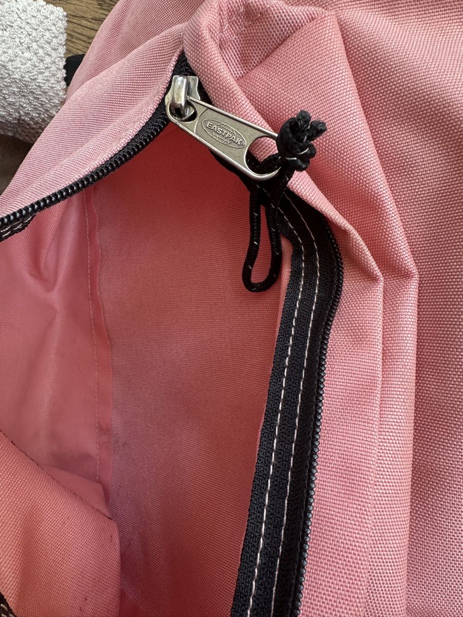 Eastpak Zaini: Eastpak Rucksack Pink – Usato da Rueschlikon venduto da LORMA01 2