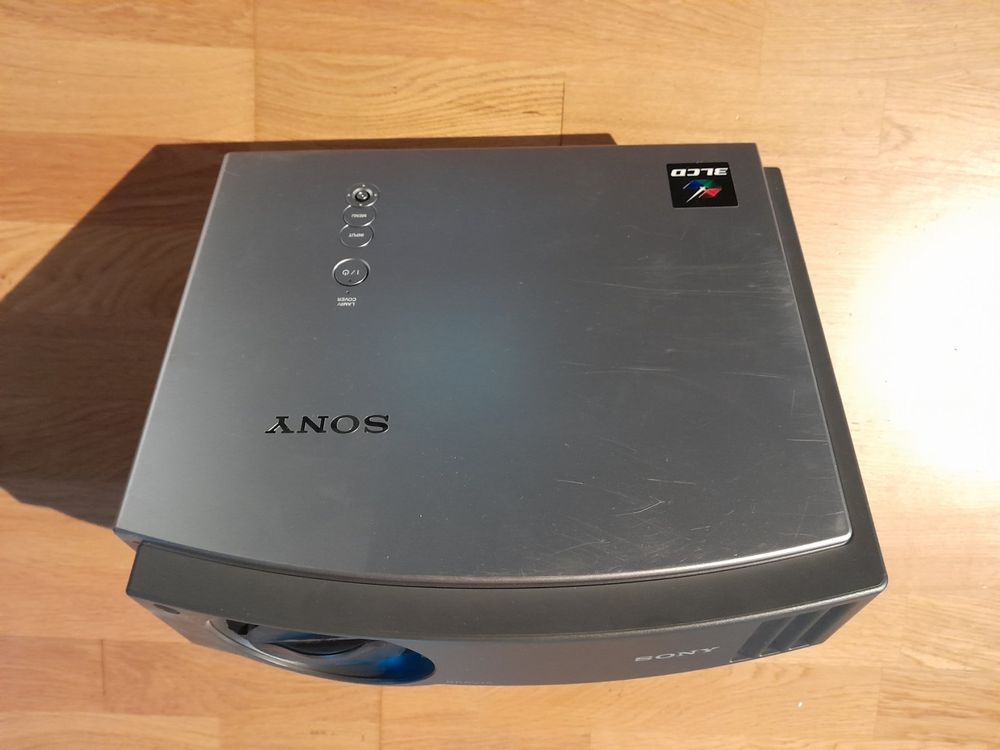 Sony BRAVIA VPLAW15 Projector 720P Home Theater Projector Kaufen auf Ricardo