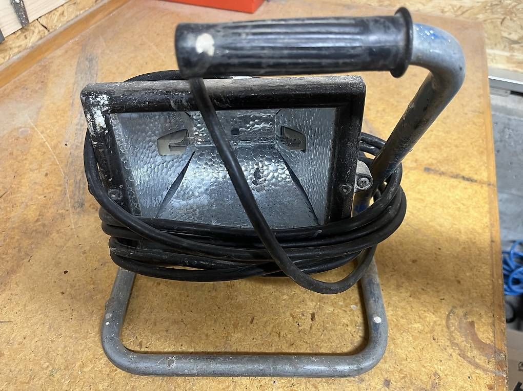Scheinwerfer: Halogen Scheinwerfer – Gebraucht aus Englisberg von Tobetz 3