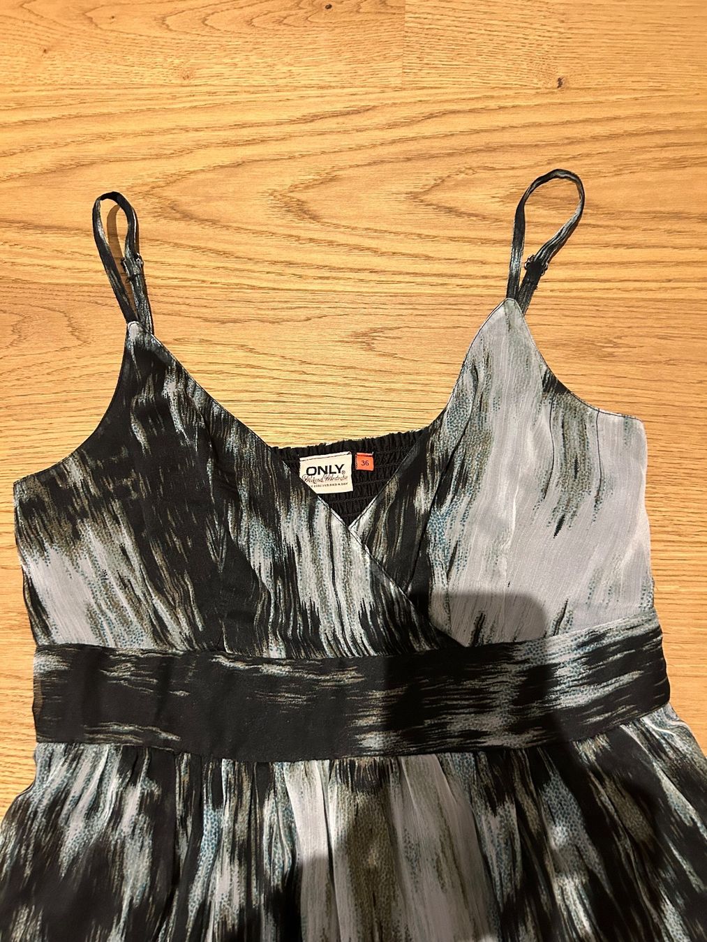 Only Vestiti: Only Kleid - 36 – Usato da Birmenstorf AG venduto da Reninata 1