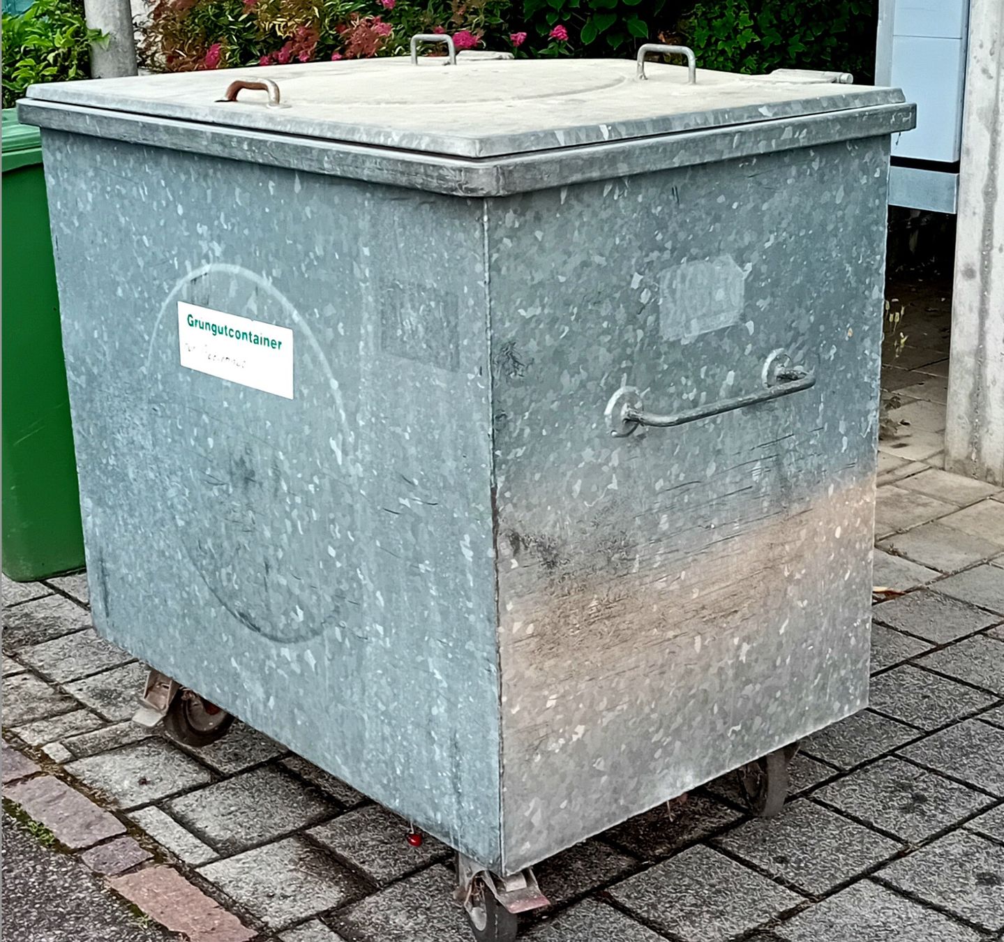 Banconi: Container aus Metall – Usato da Hombrechtikon venduto da kialani
