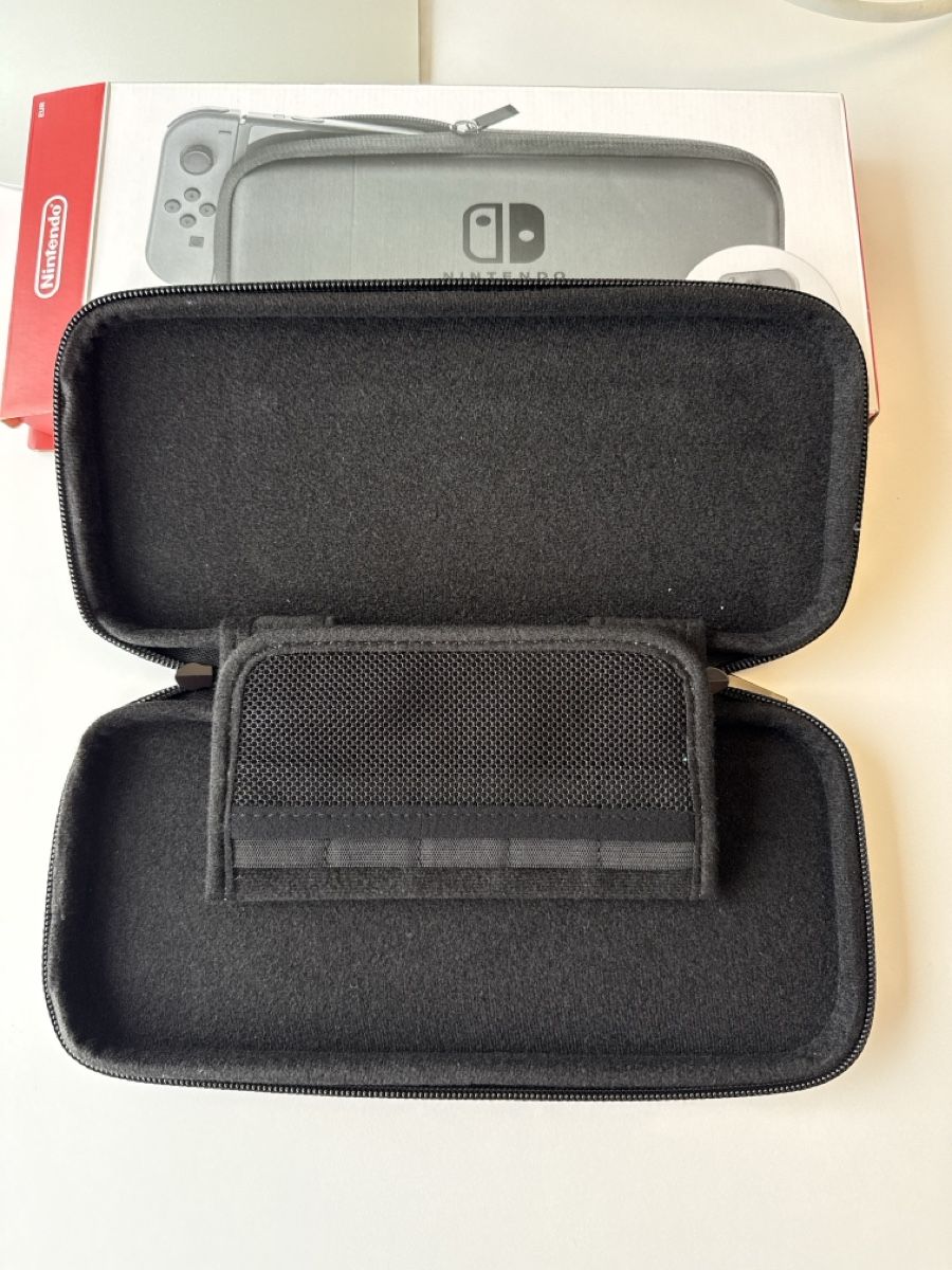 Nintendo Etuis de protection: Nintendo Switch Carrying Case (no screen protector) – Neuf (Voir description) à Zürich par nad_s27g 1