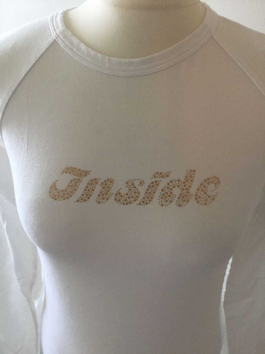 Top: Sweat blanc inscription doré INSIDE, taille – Usato da Agiez venduto da chouchanelle 8