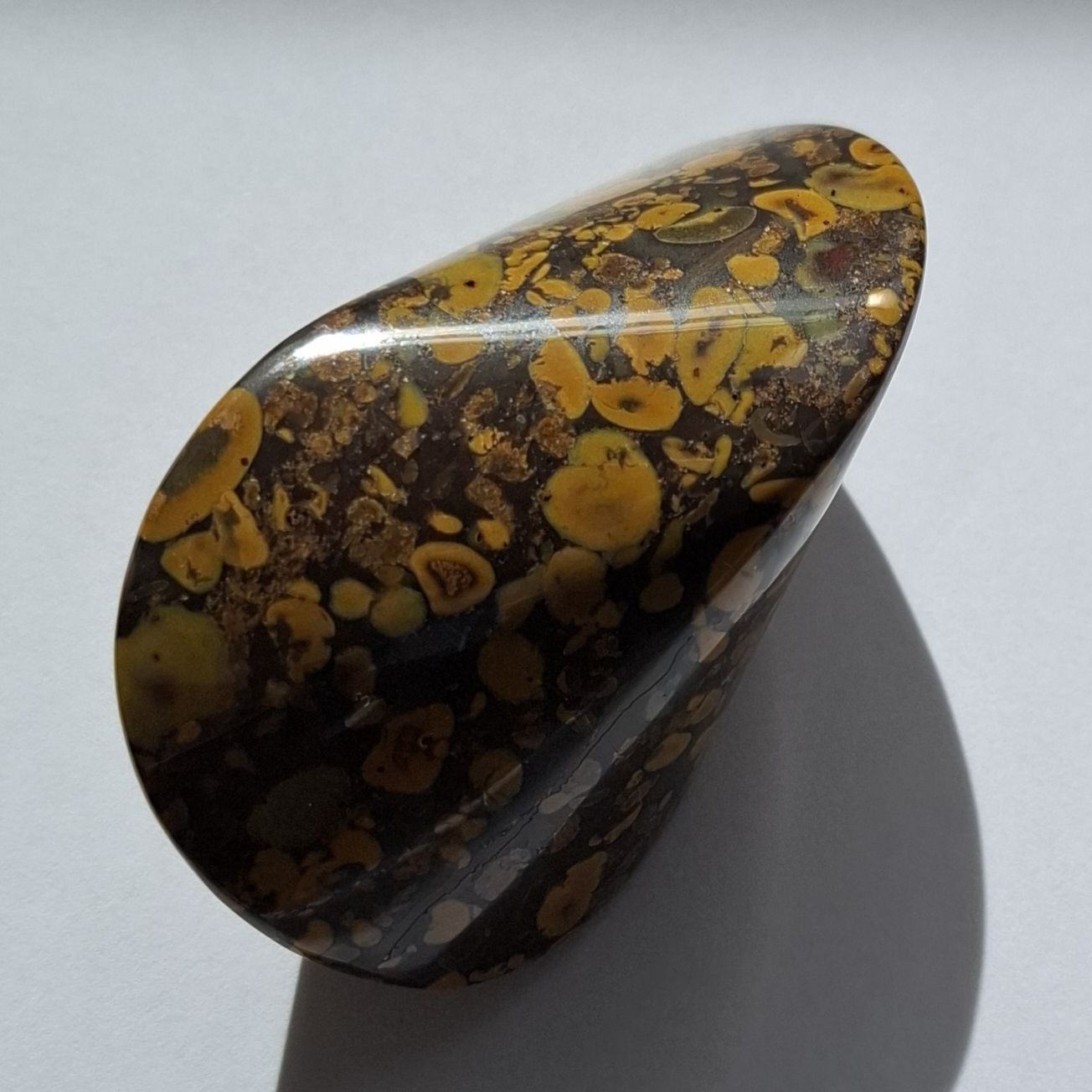 Minerali & Pietre curative: Buntjaspis Oloid 7x4.5cm Handgeschliffen – Nuovo (secondo la descrizione) da Pfäffikon ZH venduto da mrstone 1