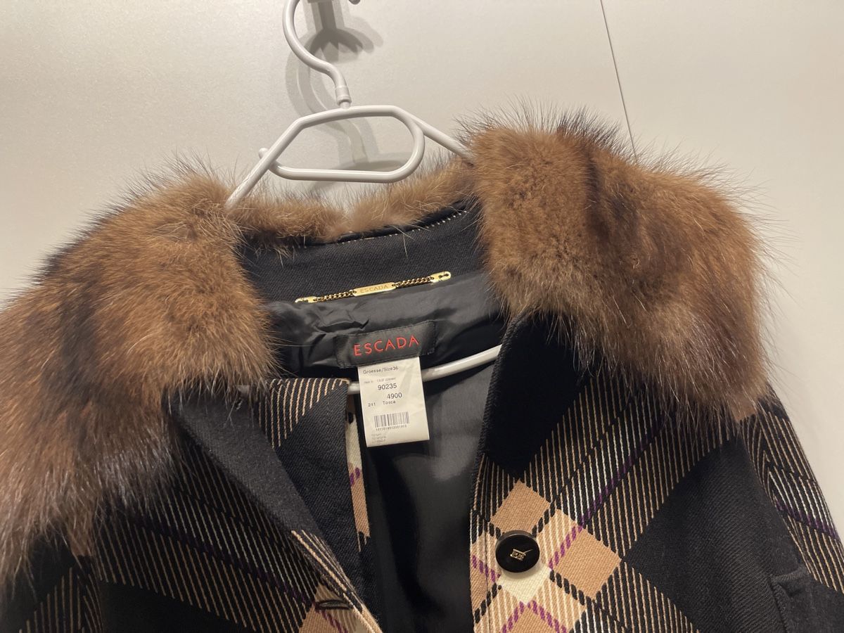 Mäntel: Escada Mantel mit echtem Fehl – Neu (gemäss Beschreibung) aus Birmensdorf ZH von irina61 2