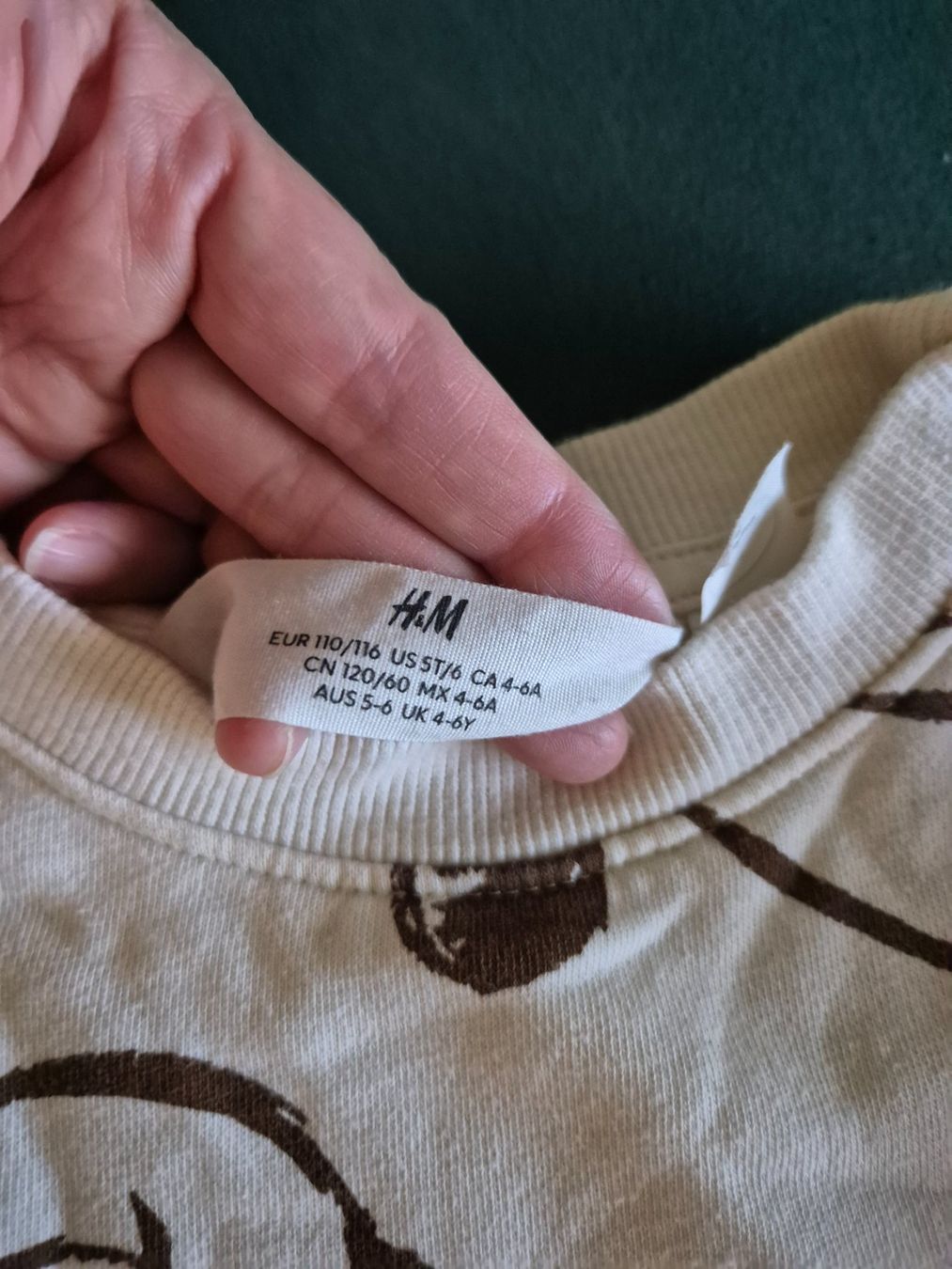H&M Pullover & Sweatshirts: H&M  Mickey Maus Pullover, Grösse 110/116, Top Zustand! – Gebraucht aus Urdorf von Nataschli 1