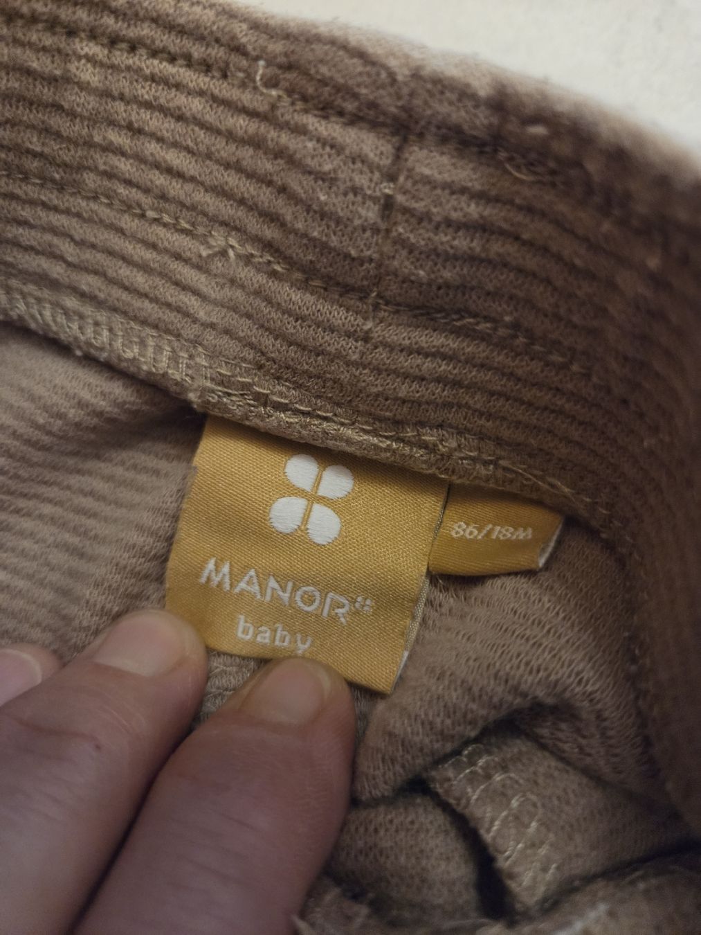 Manor Pantaloni: Trainerhose jungs gr 86 Manor – Usato da Wetzikon ZH venduto da strubeli444 1