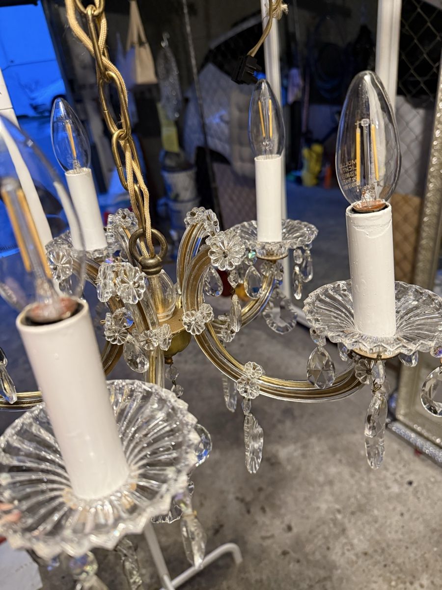Lampadari & plafoniere: Schöner Kronleuchter aus Kristallglas – Usato da Benglen venduto da Dubai1234 1