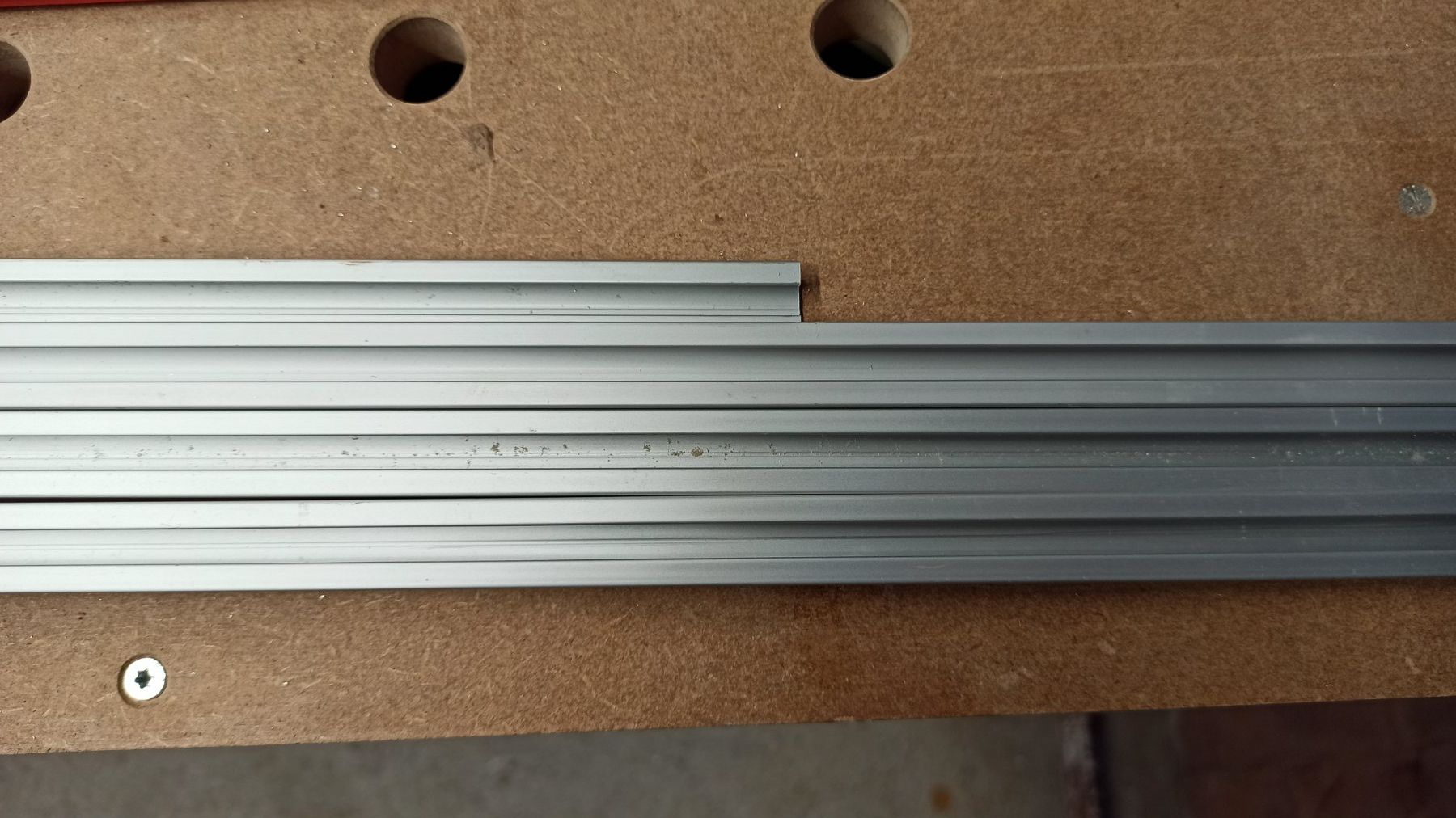 Profilati: Storenschiene aus Aluminium – Usato da Merligen venduto da jka_rmm8