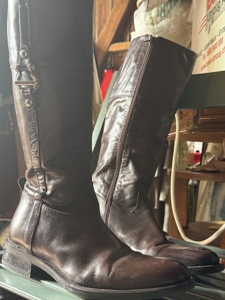 Geox Scarpe da uomo: Geox Brown Leather Boots – Usato da Montreux venduto da Yss_Boutiqu3