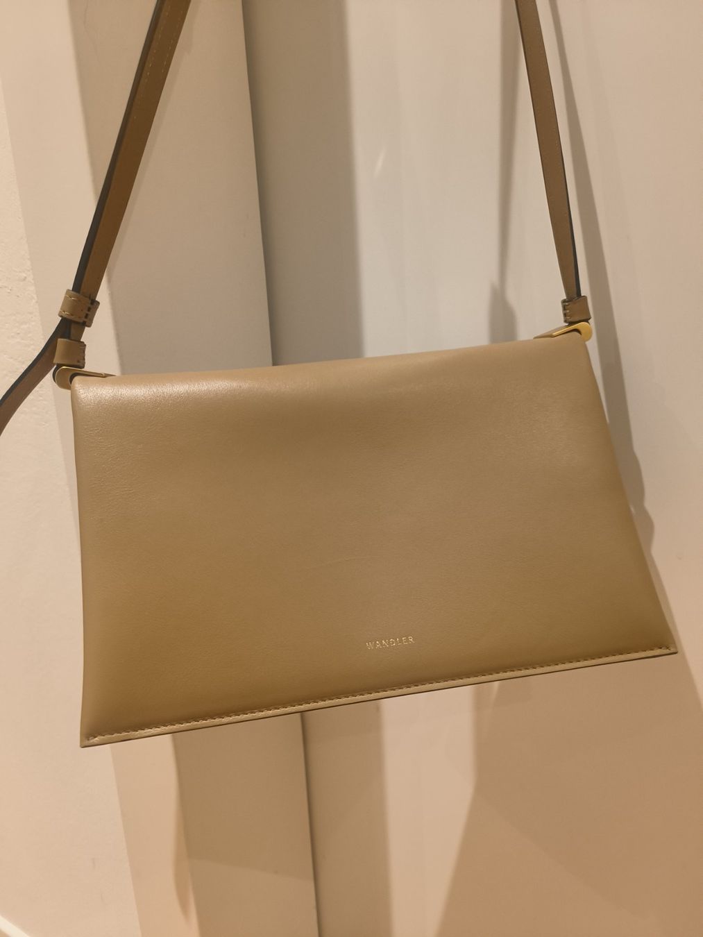 Wandler Borse: Wandler Handtasche 'UMA' , beige Nappa Leder – Nuovo (secondo la descrizione) da Zürich venduto da Innabella