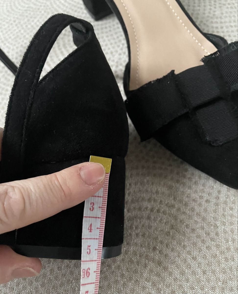 Scarpe da donna: Black Shoes with Bow, Ankle Strap, Size 39 - Chic! – Usato da Oberwil BL venduto da Stellochkas 2