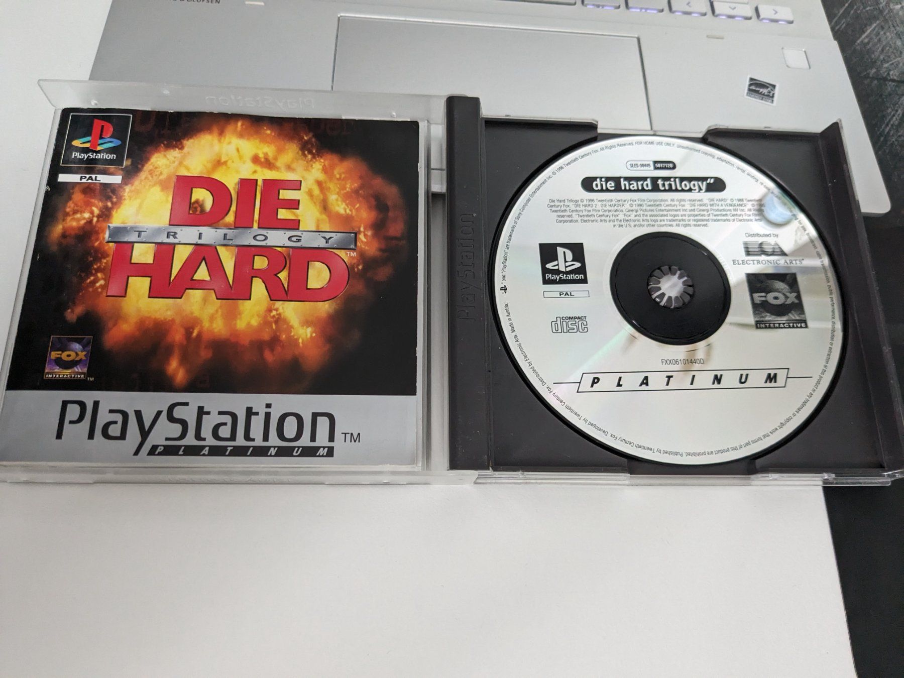 Sony Spiele: Die Hard Trilogy - PS1 Playstation 1 Game – Gebraucht aus Hünenberg See von SpecialEditionGaming 1