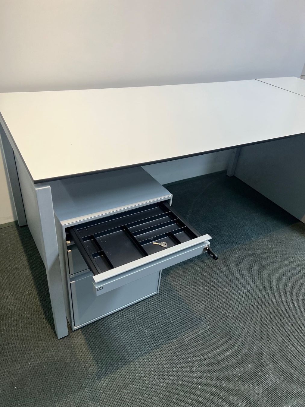 Lista Scrivanie: Arbeitsplatz-Set von Lista Office LO – Usato da Wangen an der Aare venduto da TBYN 4