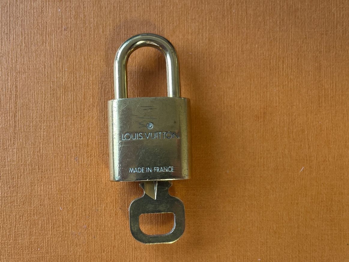 Lucchetti: Louis Vuitton Schloss - Nr. 649 – Usato da Hittnau venduto da LuxAndMore 1