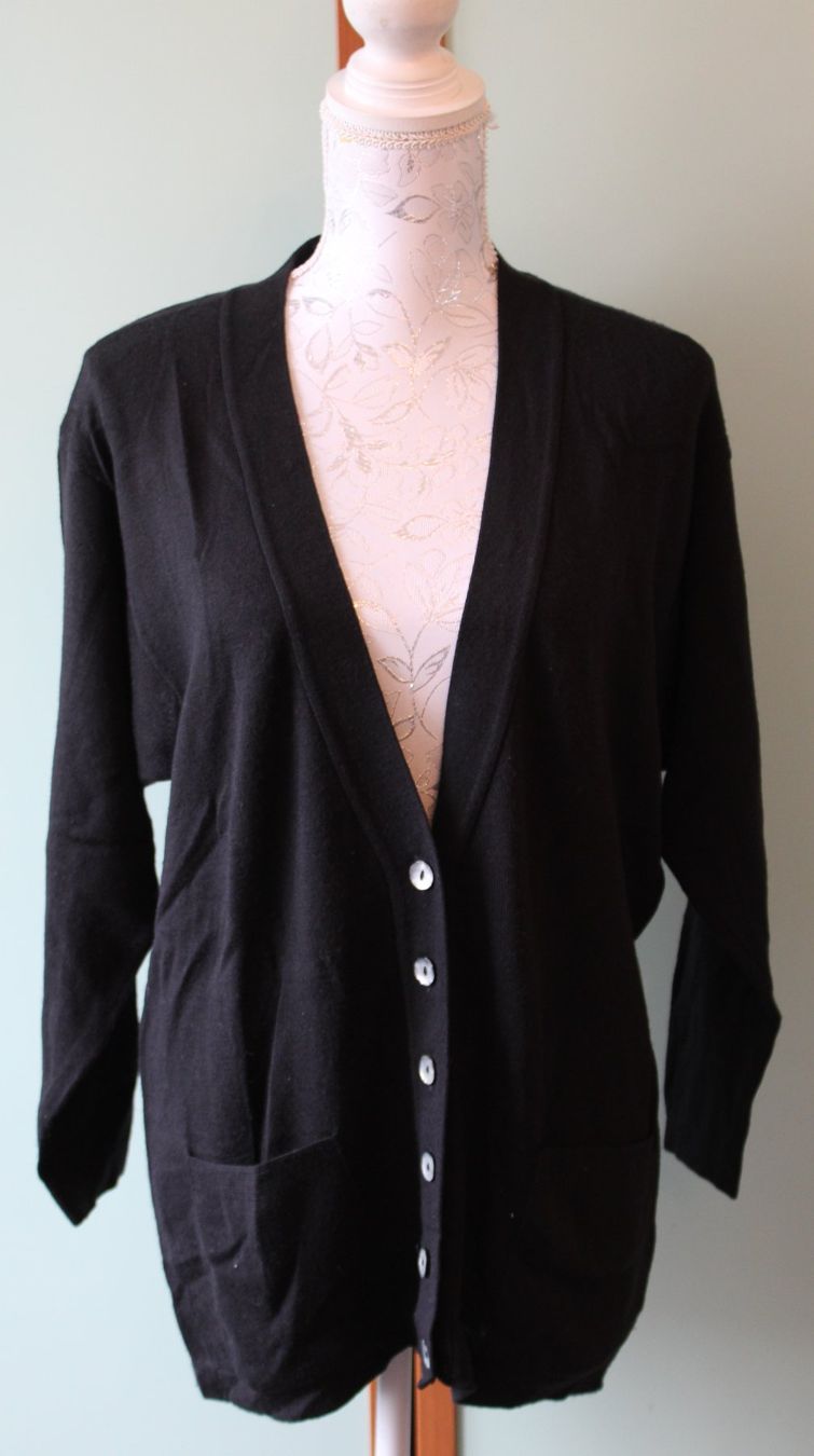 Vestes: Strickjacke – D'occasion à Schaan par antikes_und_kurioses