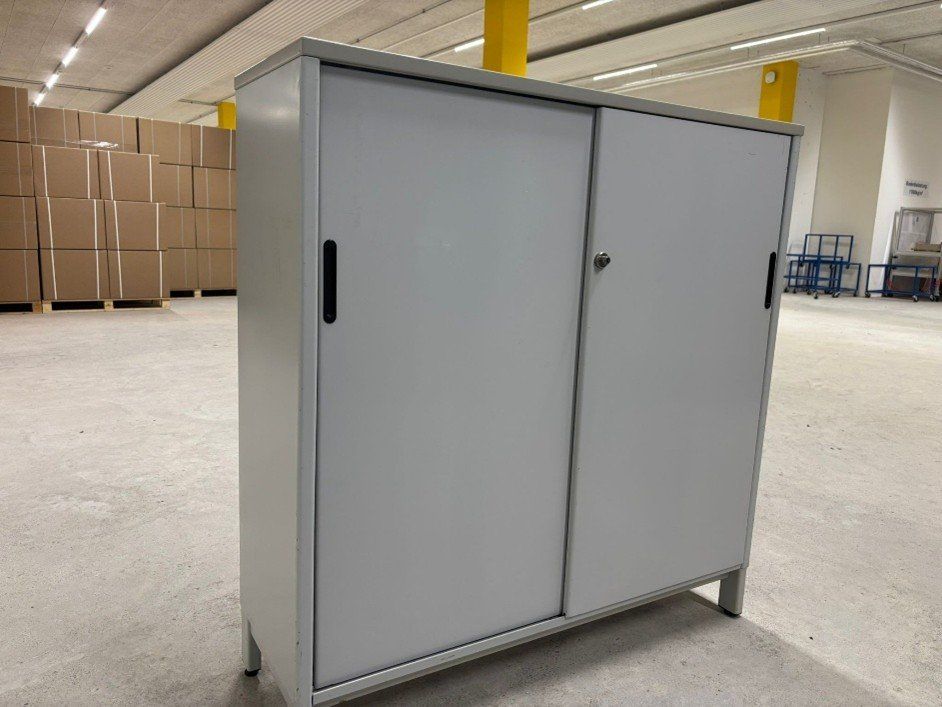 Armadi: Schiebetürenschrank – Usato da Romanshorn venduto da Brueggli_Industrie 1