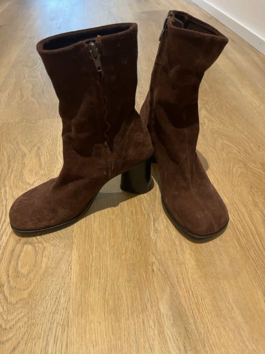 Zara Scarpe da donna: Bottes en daim marron, taille 37, comme neuve – Nuovo (secondo la descrizione) da Salgesch venduto da Tuf7 2