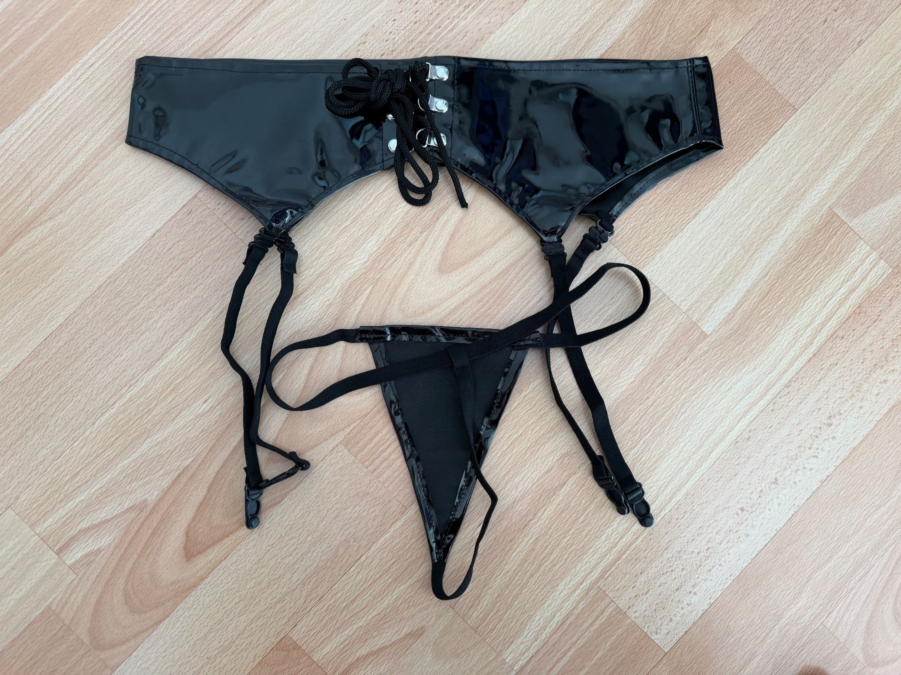 Autres dessous: Lack Strapse – Neuf avec emballage d'origine à Uetendorf par Stoun 6