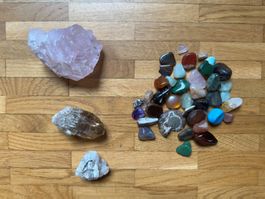 Set of stones/crystals/polished stones, quartz, apophyllite
