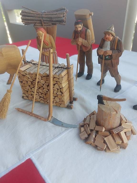 Figurines: Huggler Brienz Holzbildhauerei Komplett oder Einzel – D'occasion à Bremgarten AG par marcelbu62 1