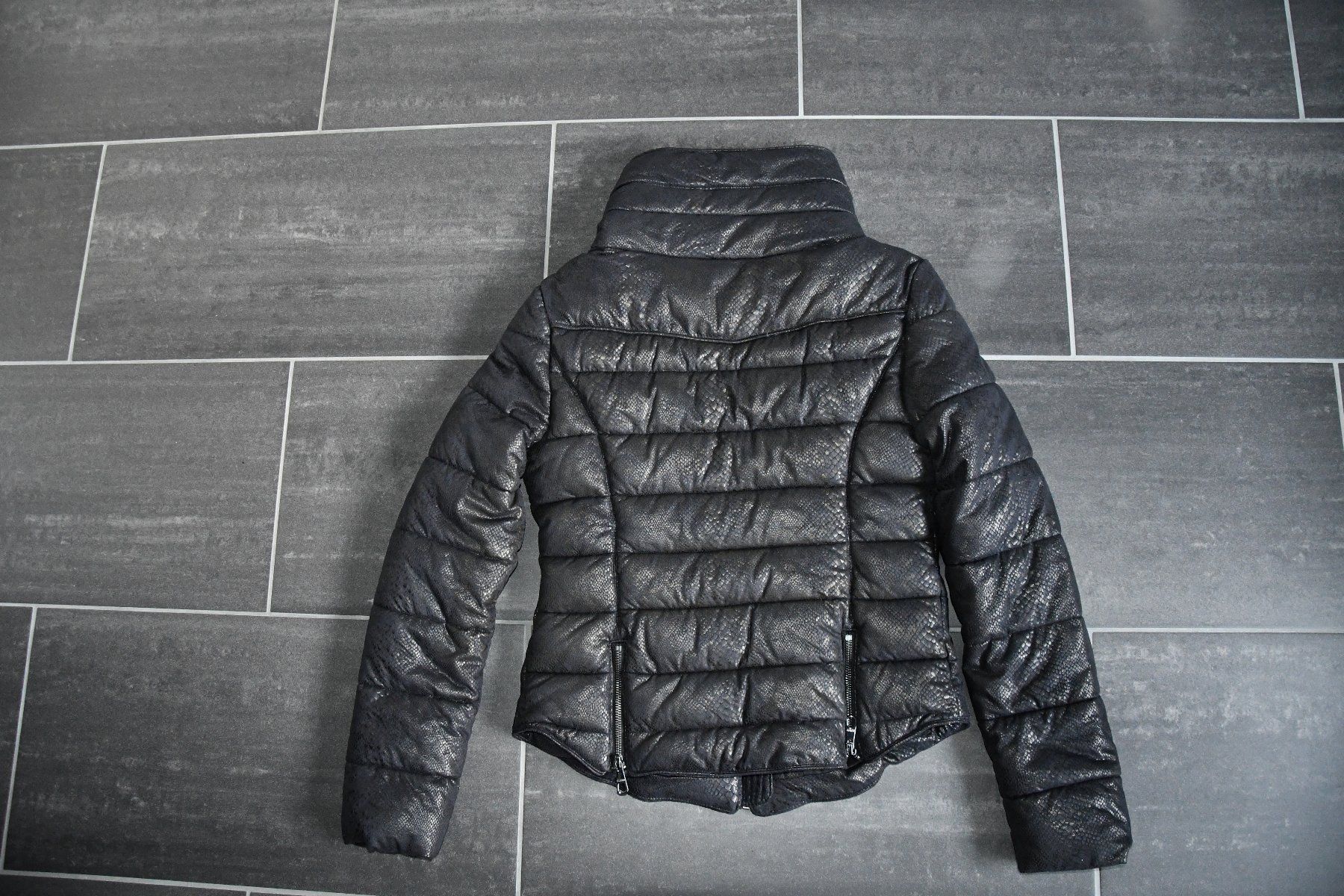 Giacche: Steppjacke, Guess, Gr M, NEU – Nuovo e nell'imballaggio originale da Sins venduto da dsto 1