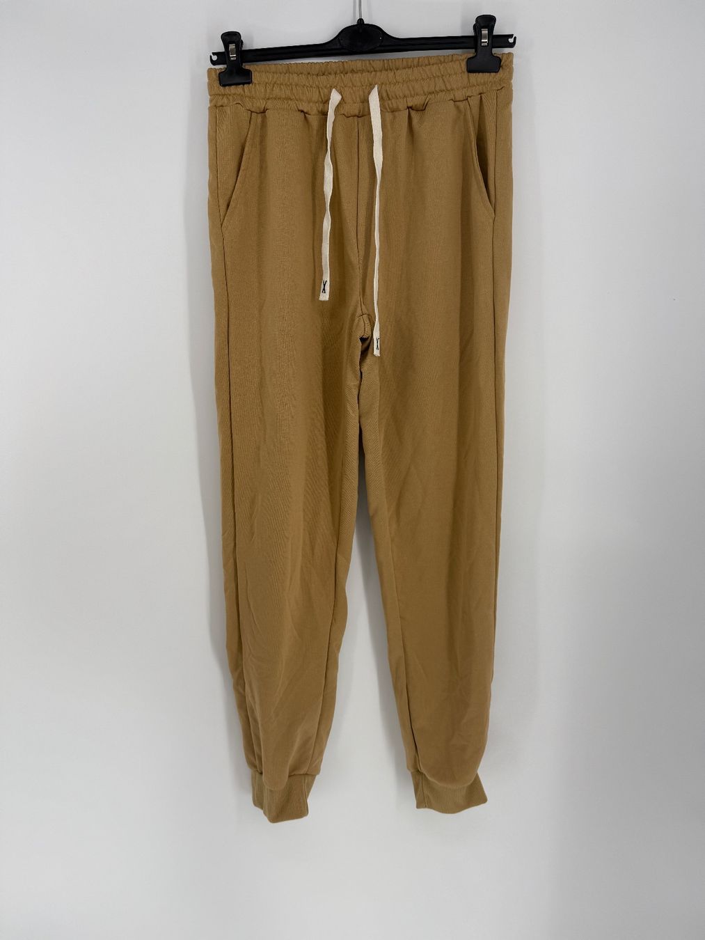 Pantaloni: Herren Jogginghose/ Trainerhose in Camel Gr. M – Nuovo (secondo la descrizione) da Auenstein venduto da moin.