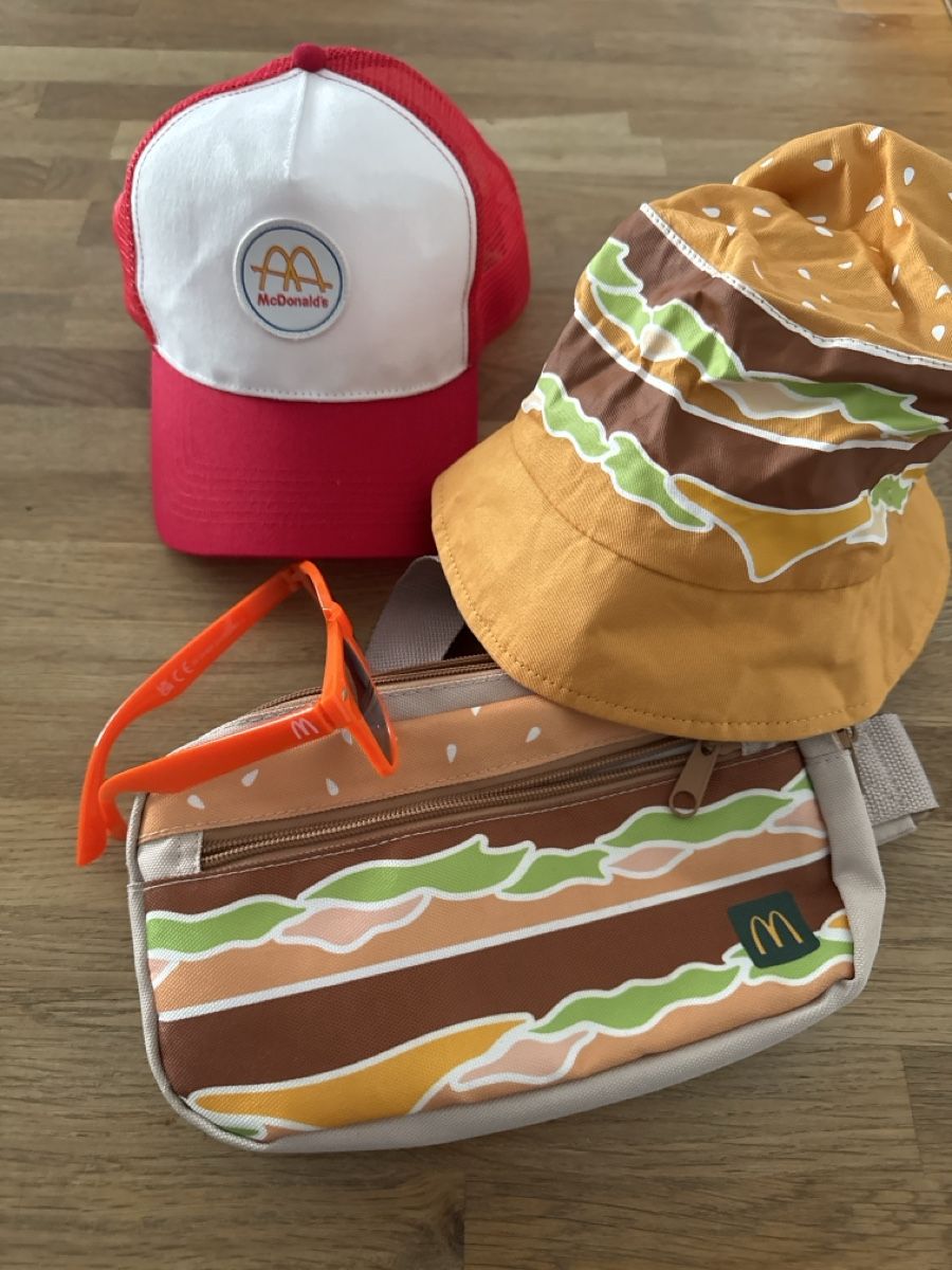 Chapeaux, bonnets & casquettes: Mc Donald Hut und bauchtache – D'occasion à Solduno par kekiart