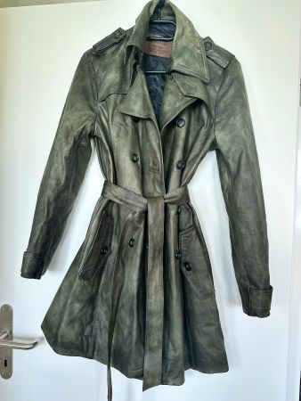 Dunkelgrüner Mantel aus Leder NEU