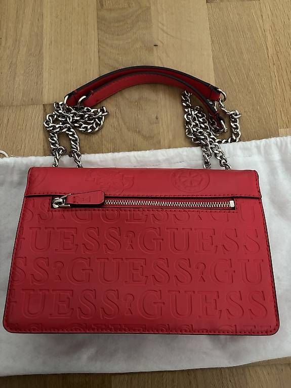 Taschen für Damen: rote GUESS Handtasche – Gebraucht aus Thun von van_jch8 1