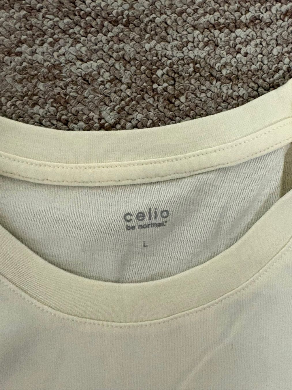 T-shirt: T-shirt Celio – Usato da Adliswil venduto da thiago1995 1