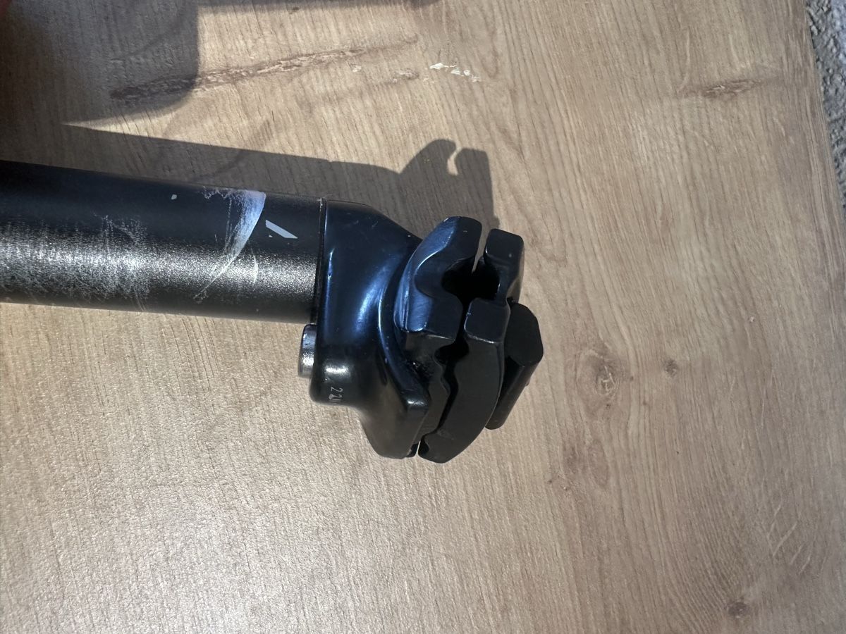 Ersatzteile: Seatpost 30.9mm diameter with clamp used condition – Gebraucht aus Wildegg von dmy_8j9x 1