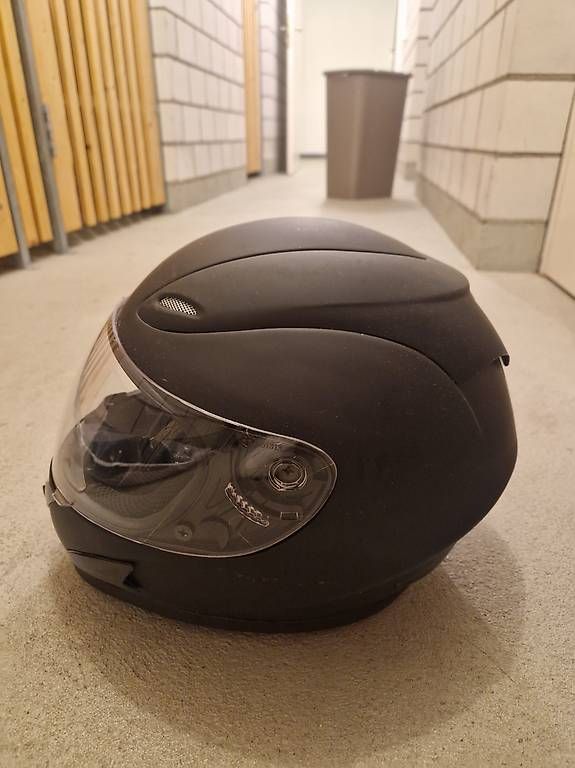 Casques & visières: Motorrad Helm – D'occasion à Rüfenacht BE par rona12