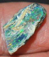 Edelstein L-7941– Schwarzer Welo Opal roh 4,95 Karat 18x10mm