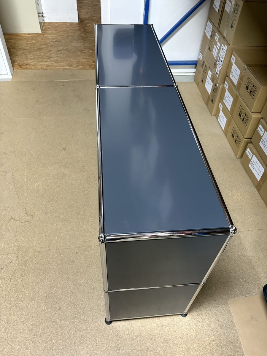 USM Étagères: USM Haller Sideboard, Anthrazit – D'occasion à Hellbühl par copy-swiss 1
