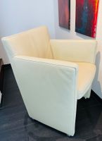 Klassischer Leder Sessel, in eleganter Farbe crème