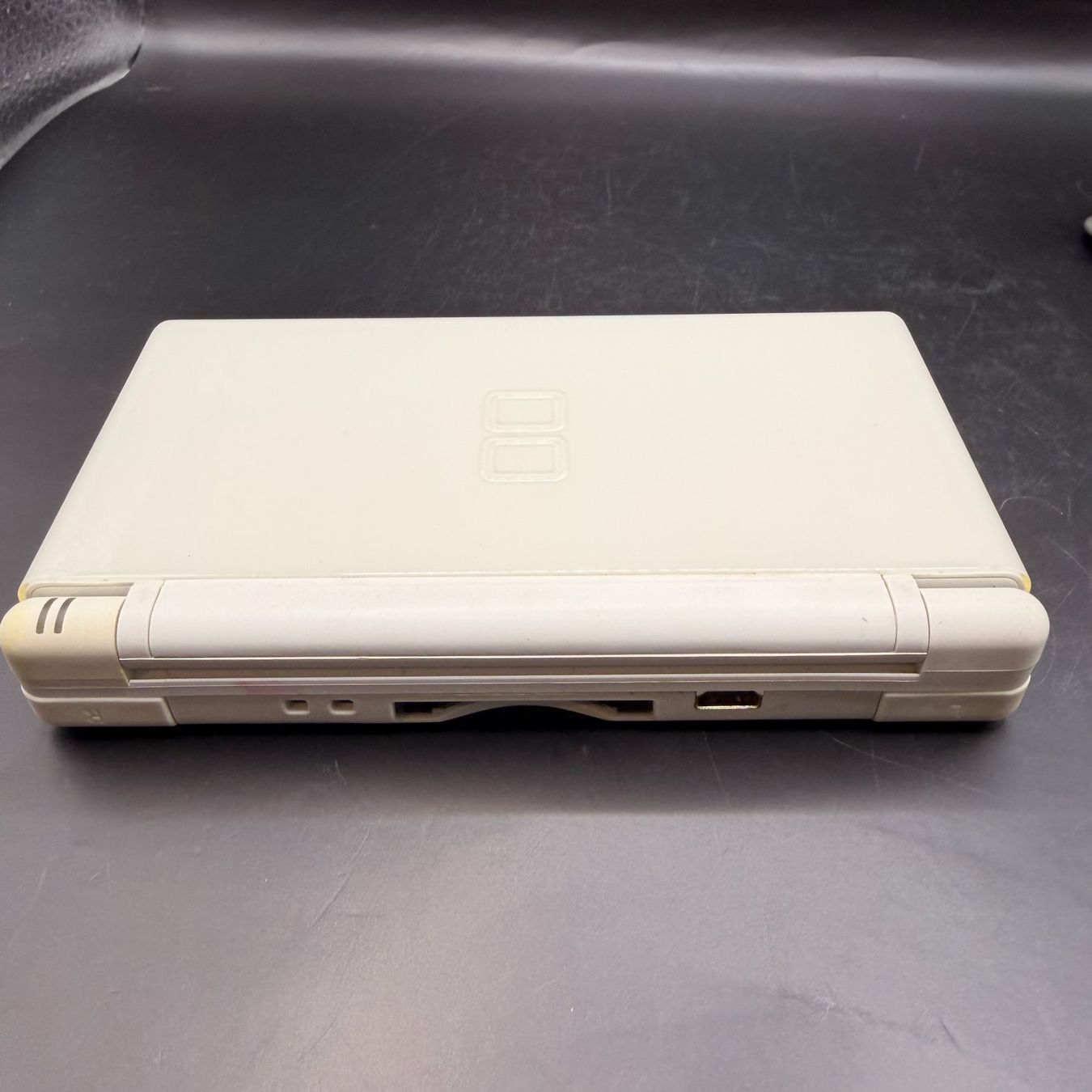 Nintendo Console: Nintendo DS Lite Weiss mit Ladegerät – Usato da Düdingen venduto da Nerdworld 2